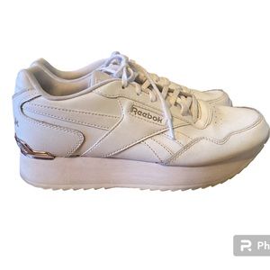 Reebok classic women’s white sneaker.  Size 8.5